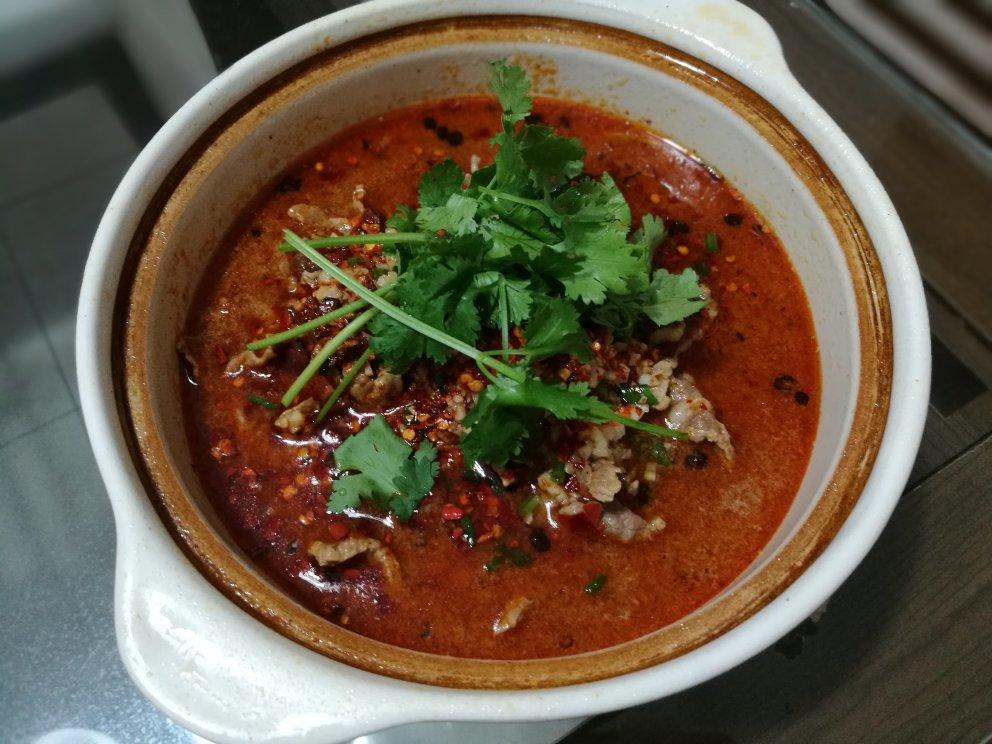 水煮牛肉：《中餐厅》张亮拿手菜（视频菜谱）