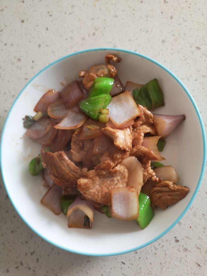 洋葱青椒炒肉