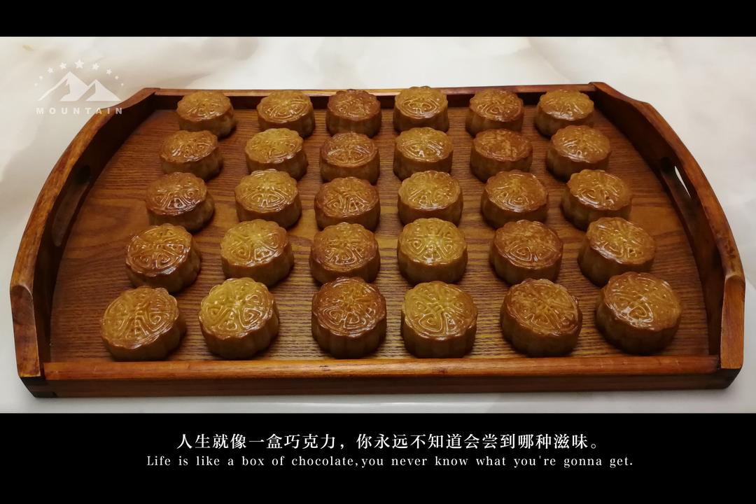 广式月饼——蛋黄莲蓉月饼