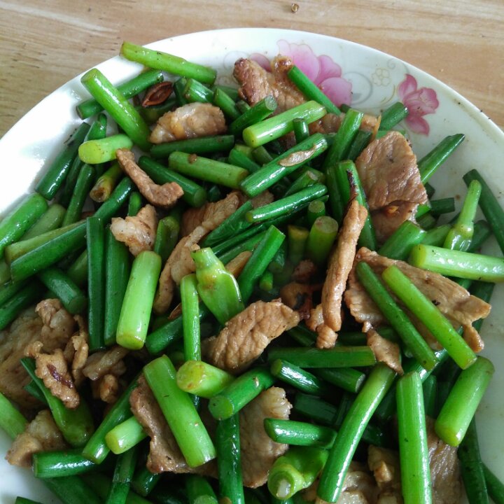 红颜君独醉zq06做的蒜心炒肉