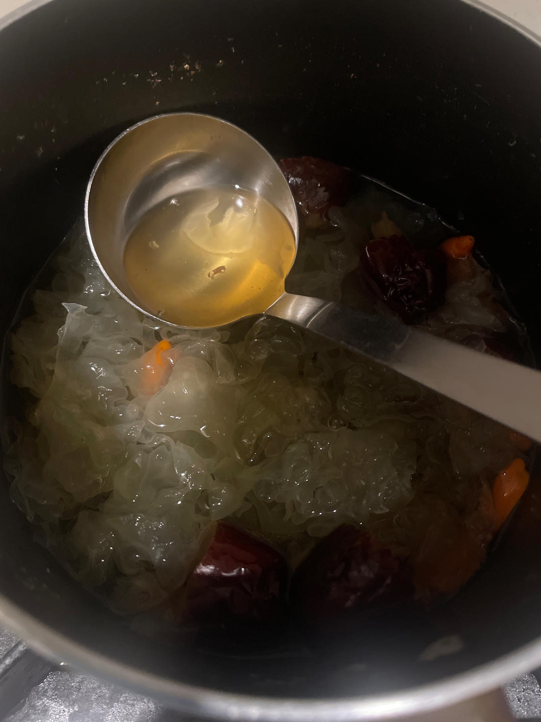 红枣枸杞银耳汤（百分百出胶）
