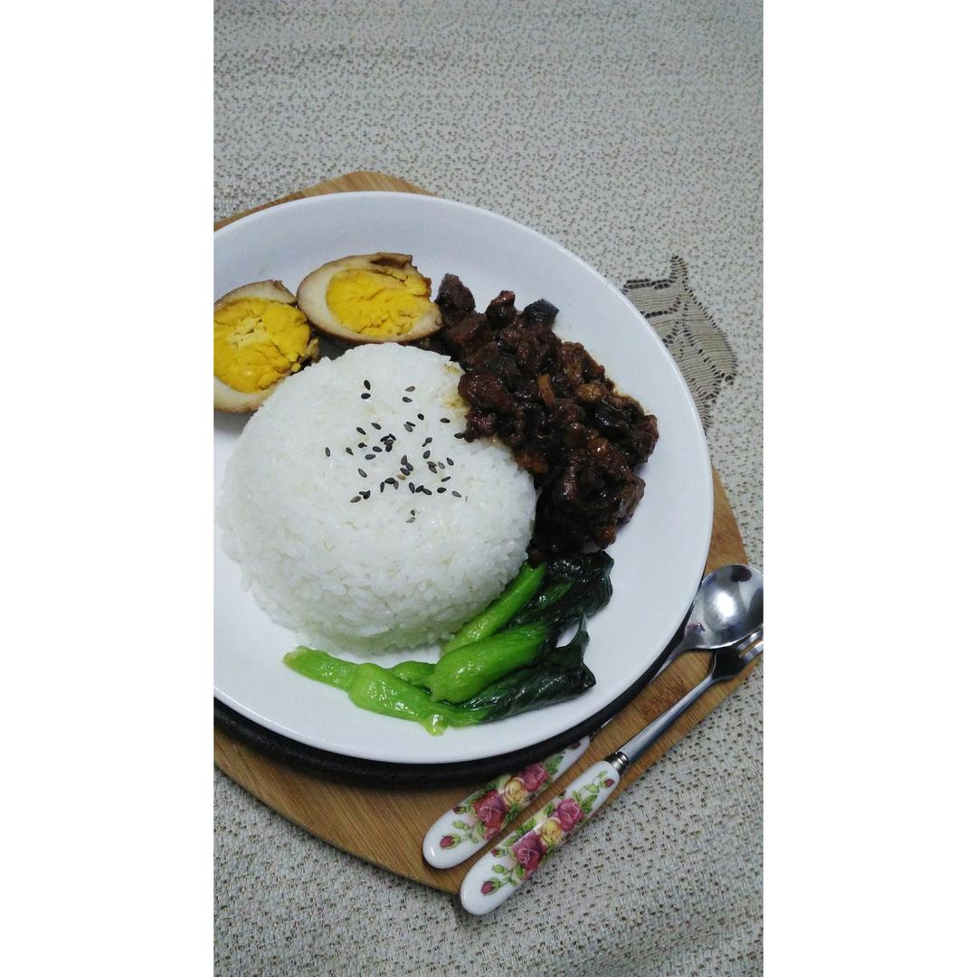 洋葱酥卤肉饭