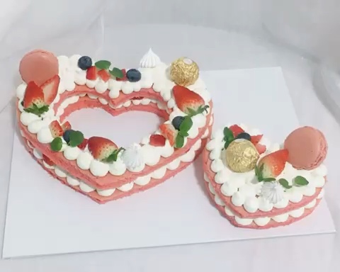 情人节爆款：心形蛋糕