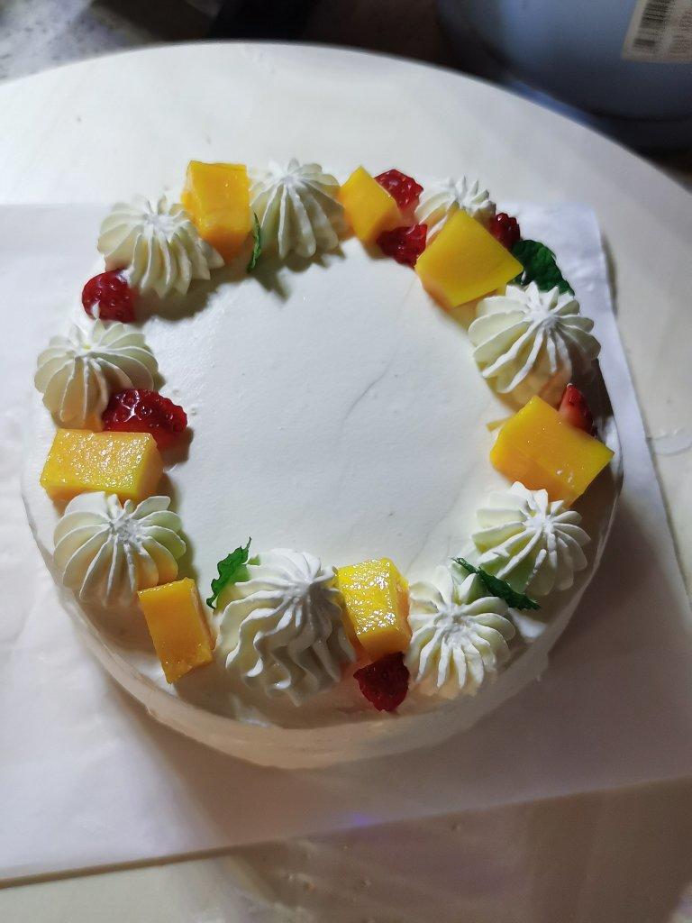 超好吃的【芒果冰淇淋蛋糕】私房配方大公开