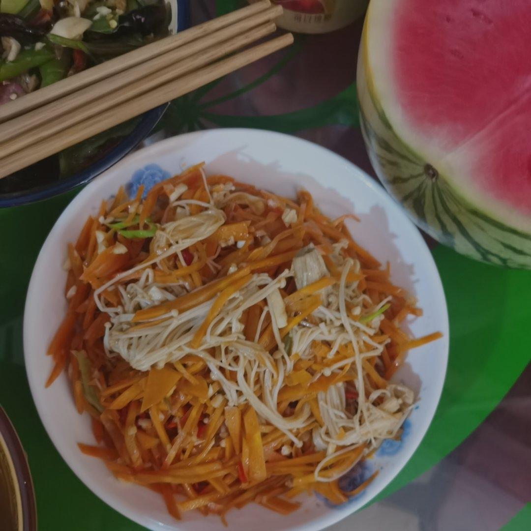 根本停不下来的凉拌金针菇