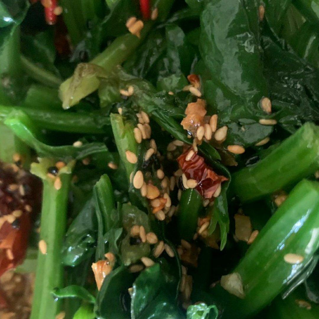 开胃爽口又营养的菠菜拌粉丝