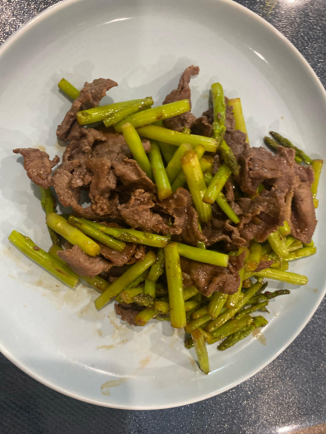 黑椒牛肉炒芦笋