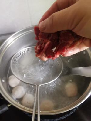 地道的潮州人手把手教你煮潮式粿条汤的做法 步骤7