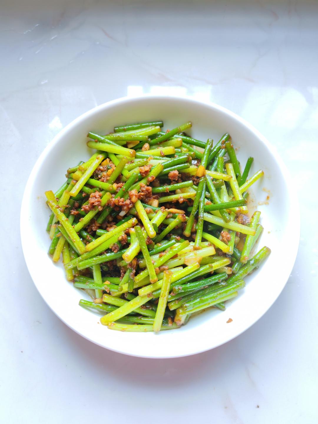 蒜苔炒肉末，三碗米饭都不够吃