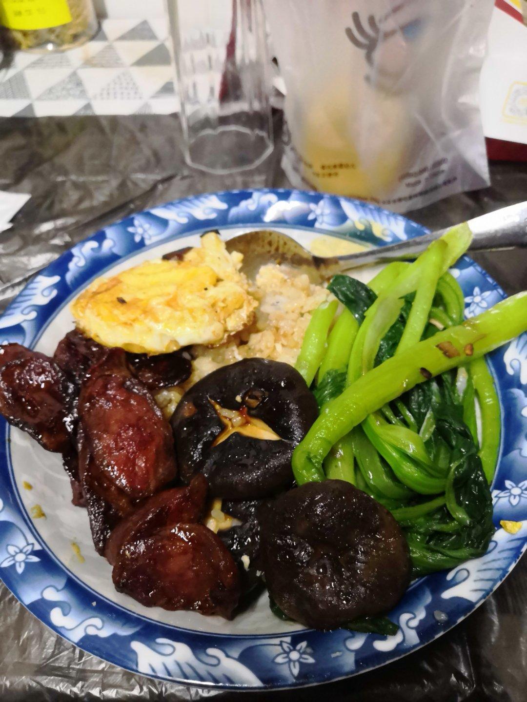 香肠煲仔饭
