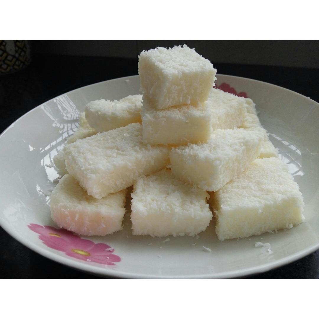 椰丝牛奶小方糕