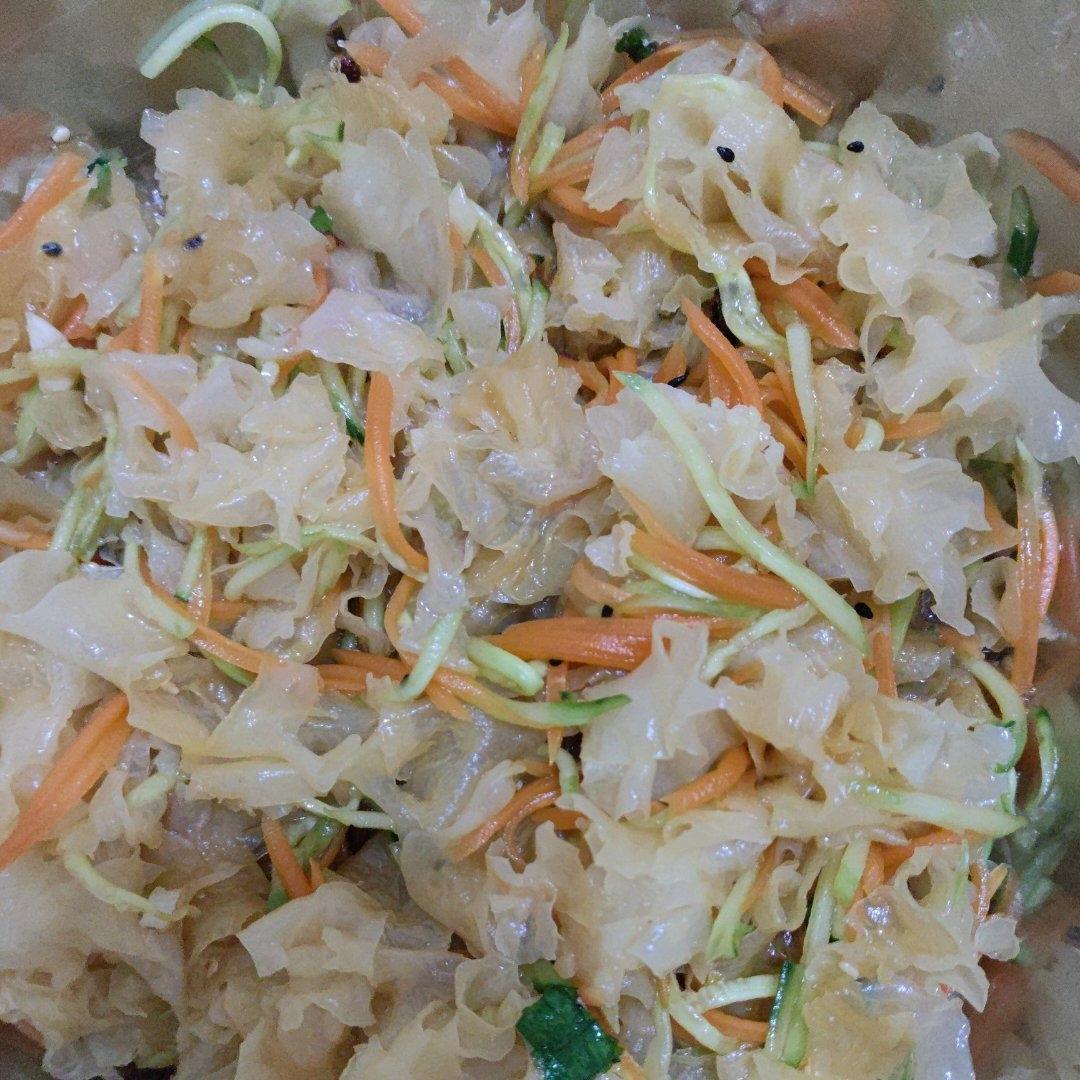 超级简单的凉拌银耳