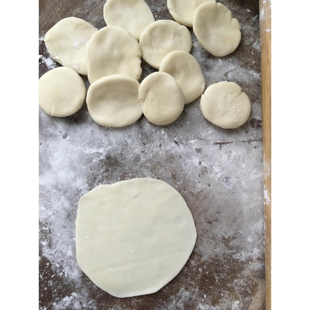 擀饺子皮