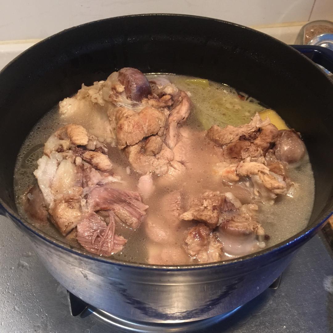 最单纯的大骨头汤