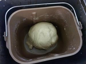 椰香酥皮菠萝小餐包的做法 步骤3