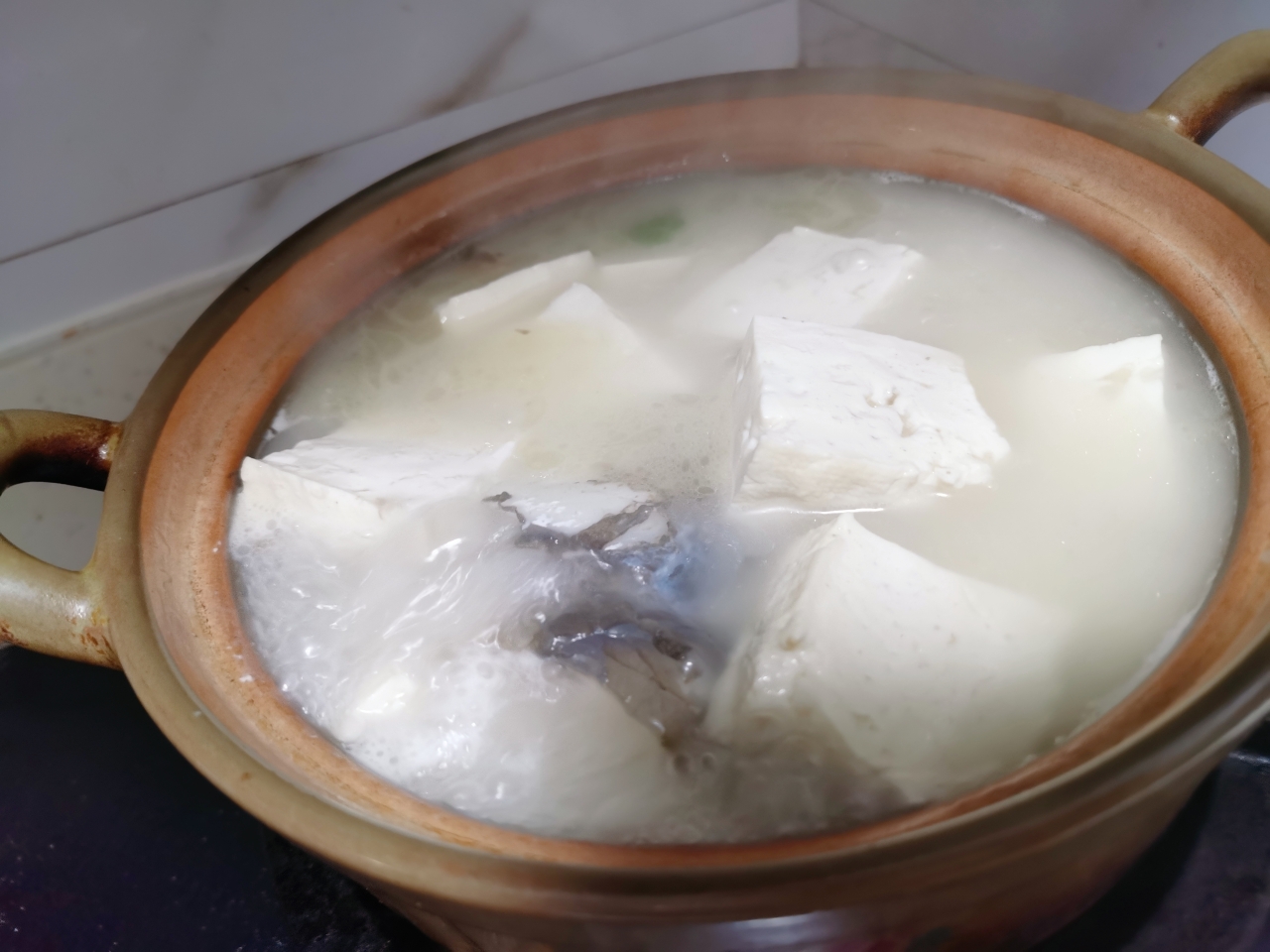 每日一道家常菜-砂锅鱼头豆腐汤的做法 步骤4