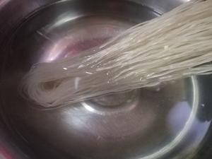牛肉土豆豆角炖粉条的做法 步骤5