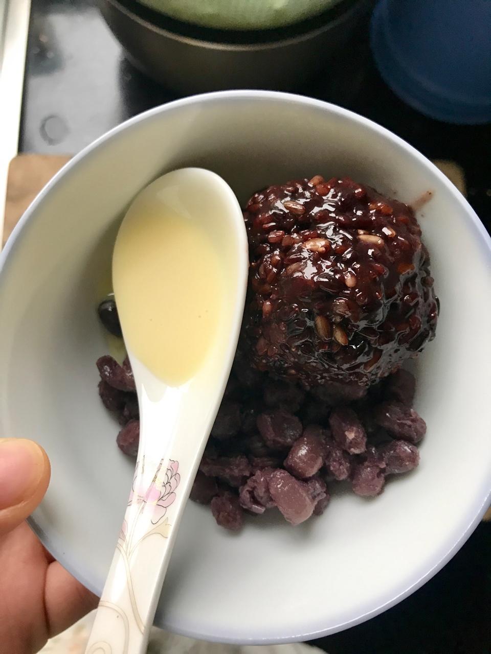 芒果黑米捞