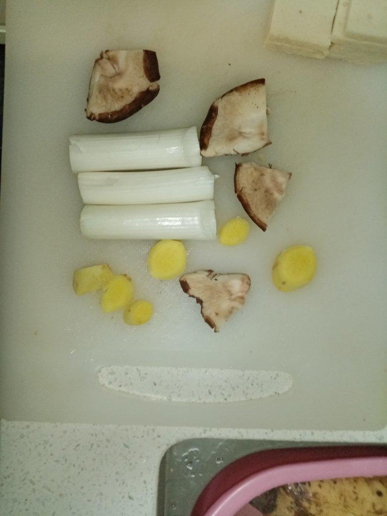 大骨头汤的家常做法