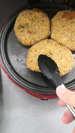 一点也不腻少油的蜜豆拉丝南瓜饼#麦子厨房#麦子厨房小红锅制作的做法 步骤9