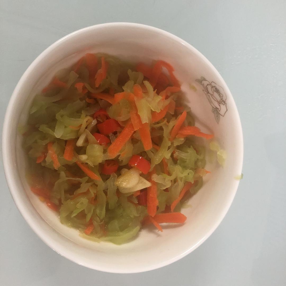 凉拌莴笋