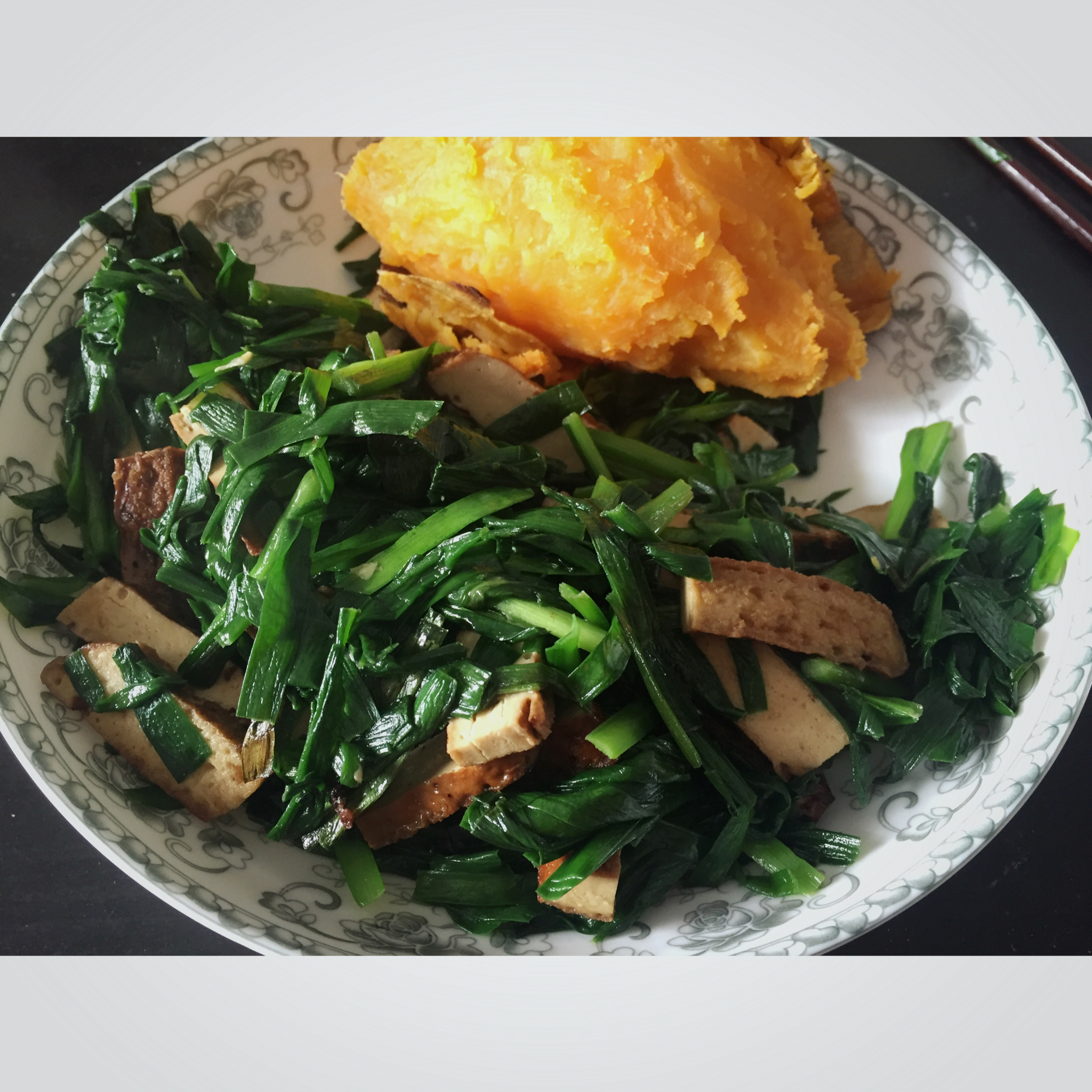 韭菜豆干炒肉片