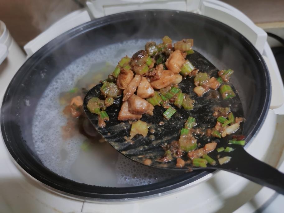 空气炸锅系列➃┆减脂的皮蛋鸡肉芹菜粥的做法