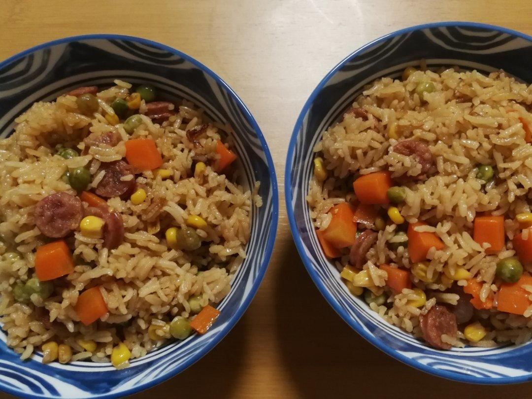 懒人必备～电饭煲腊肠焖饭