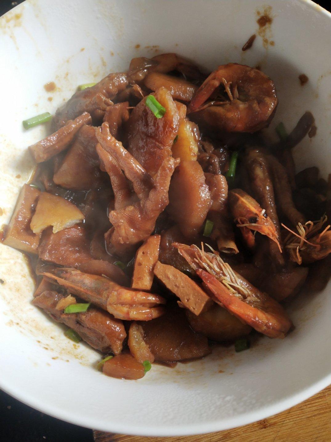 跟胖哥俩差不多的肉蟹煲（明虾煲）