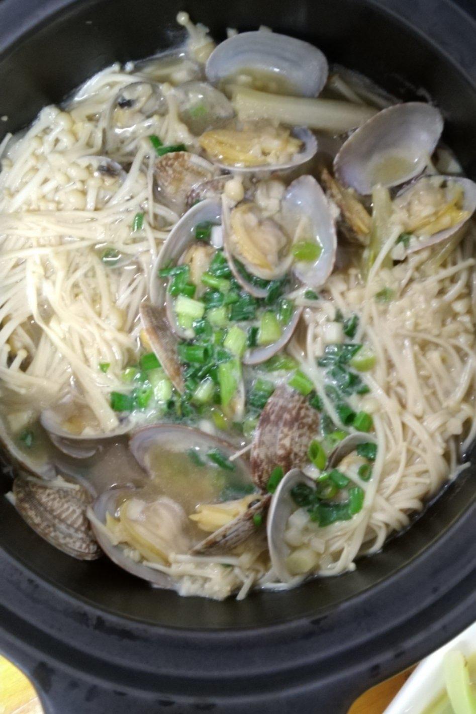 家常美味花蛤粉丝煲