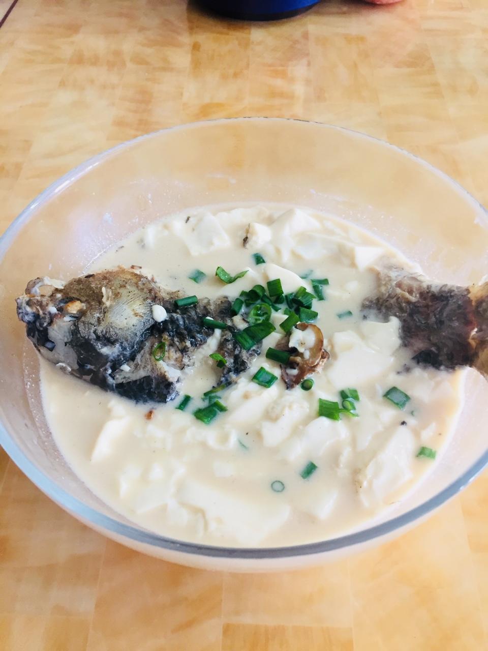 鲫鱼豆腐汤