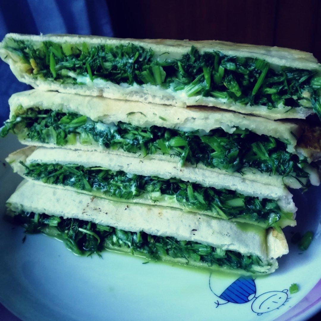 妈妈的味道：茴香鸡蛋馅饼