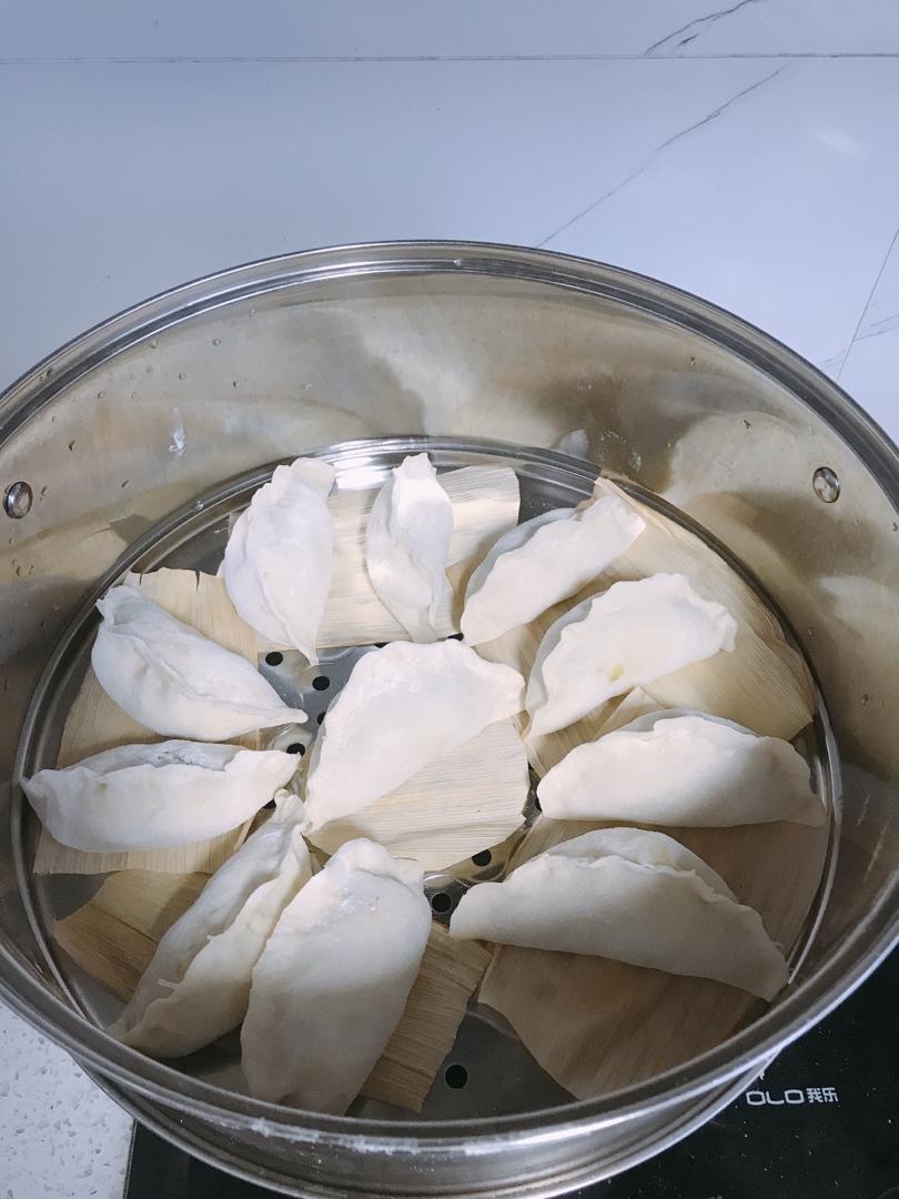 西葫芦烫面蒸饺