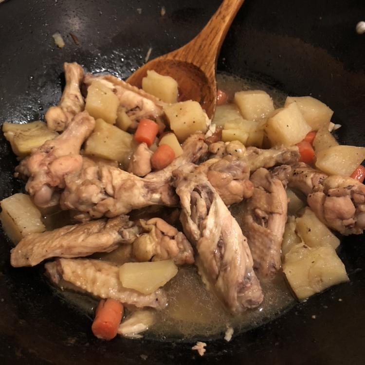 鸡腿炖土豆超级快手菜
