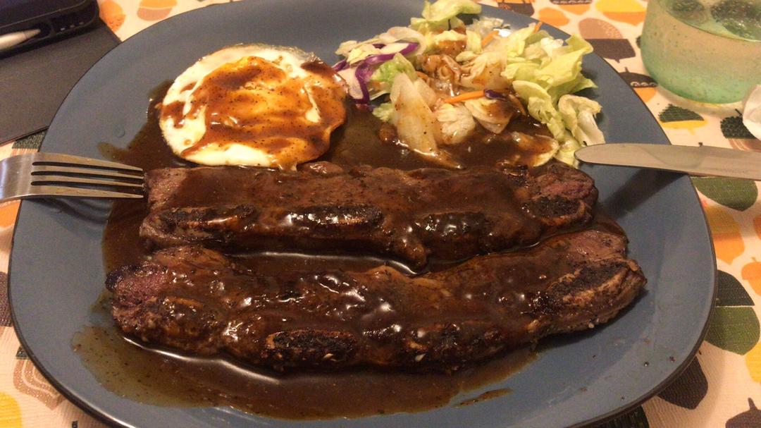 黑胡椒牛排（菲力牛排）—附黑胡椒汁的做法