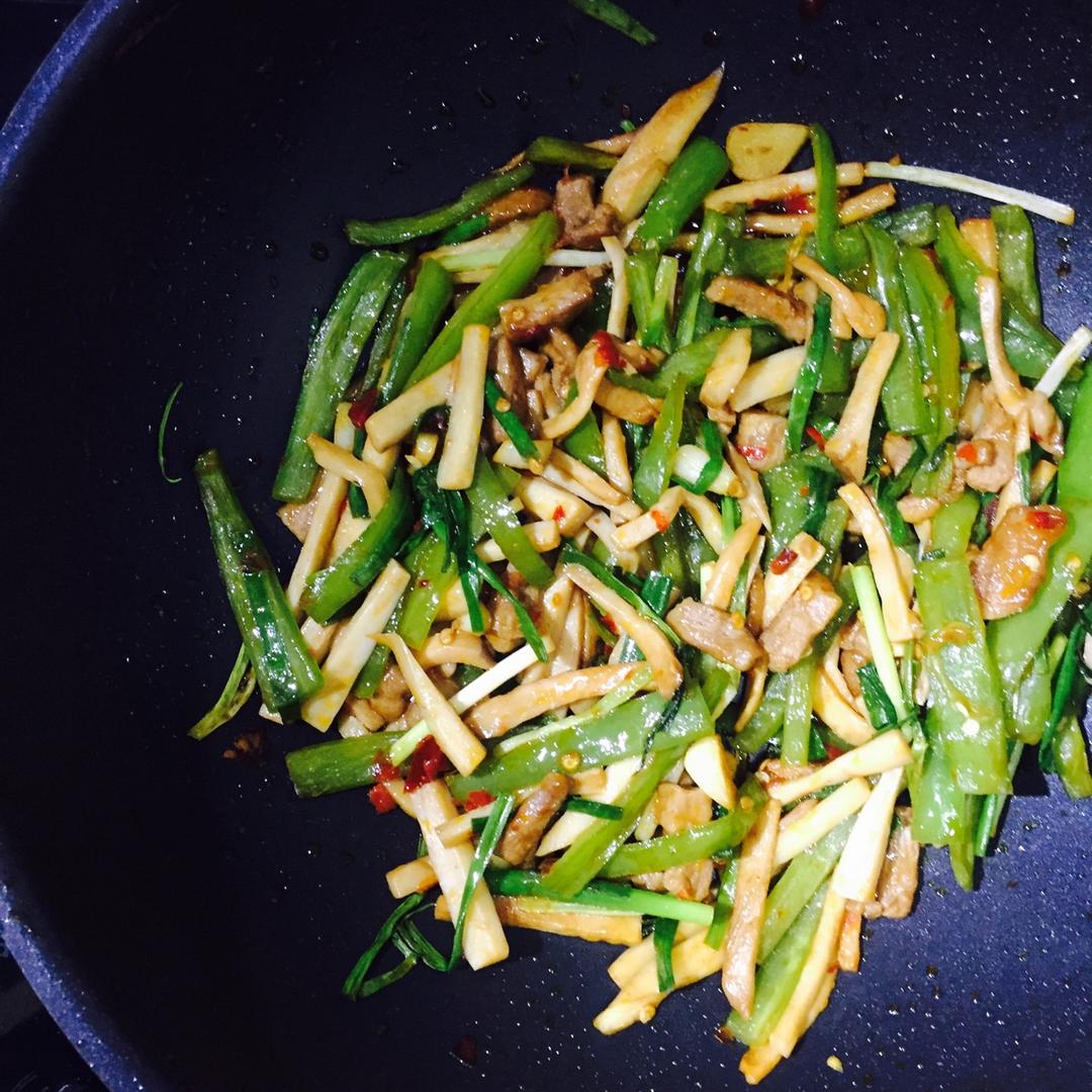 杏鲍菇炒肉丝