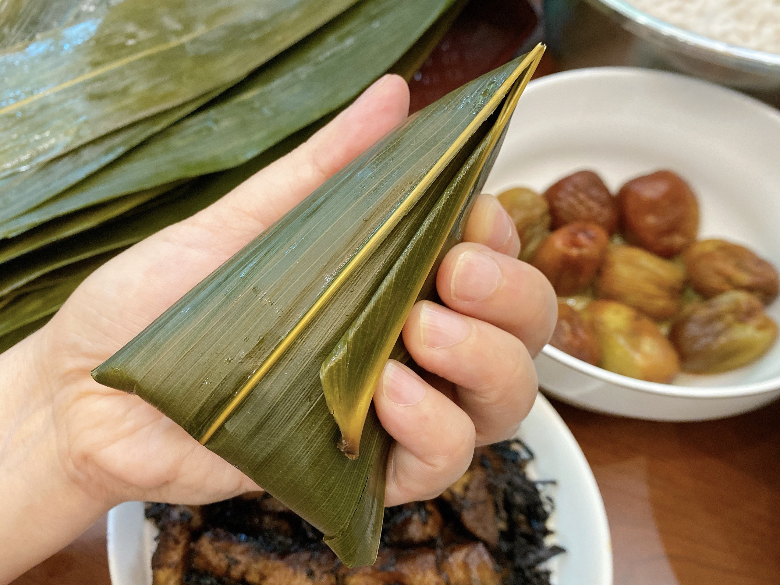 香糯的干菜肉粽（内有四角粽的包法视频的做法 步骤23