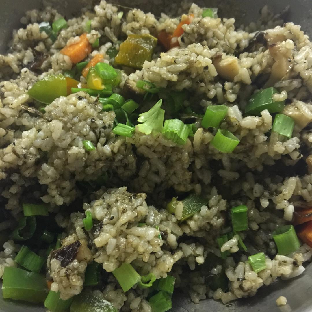 橄榄菜鸡蛋炒饭