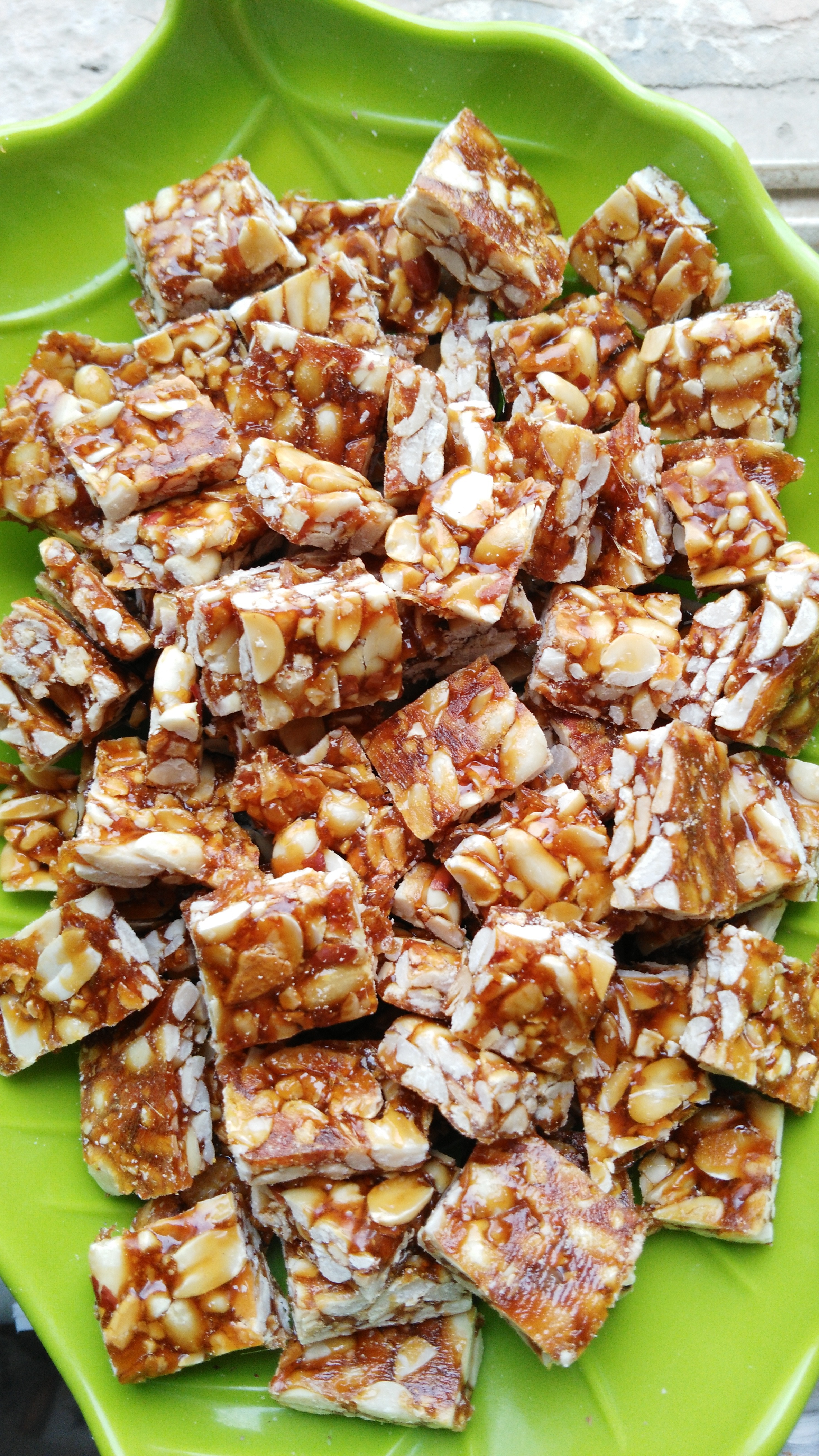 燕燕围裙妈妈做的花生糖