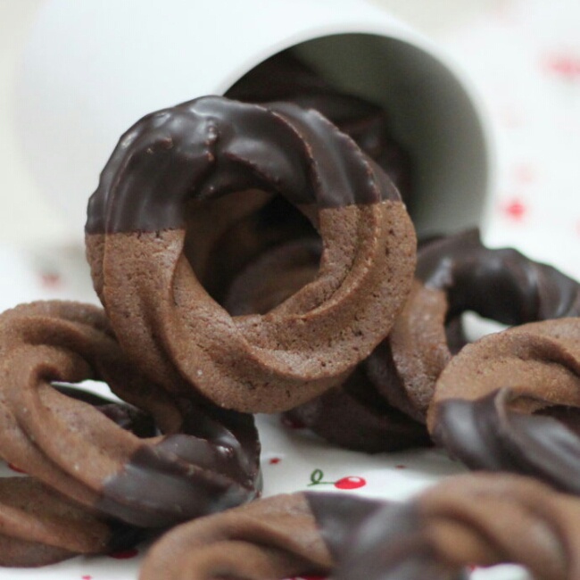 为孩子烘焙
        各式的饼干，蛋糕，面包排队站好。