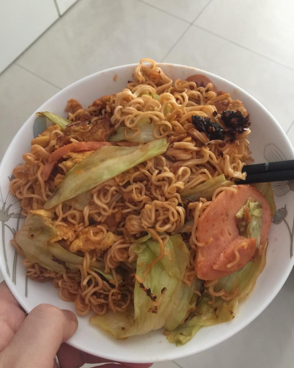 路边摊风味炒方便面