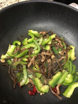 茶树菇炒肉丝的做法 步骤5