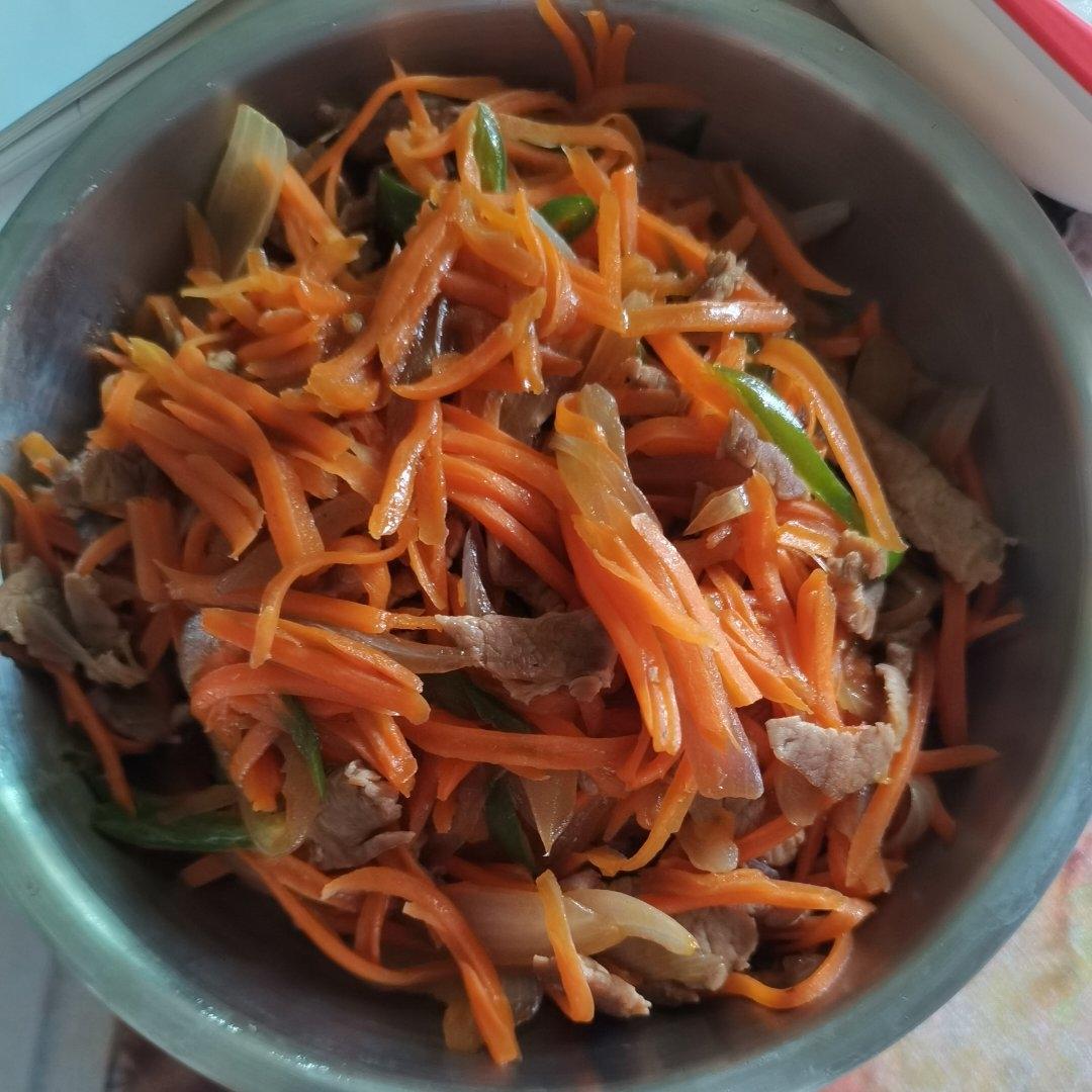 胡萝卜辣椒洋葱炒肉