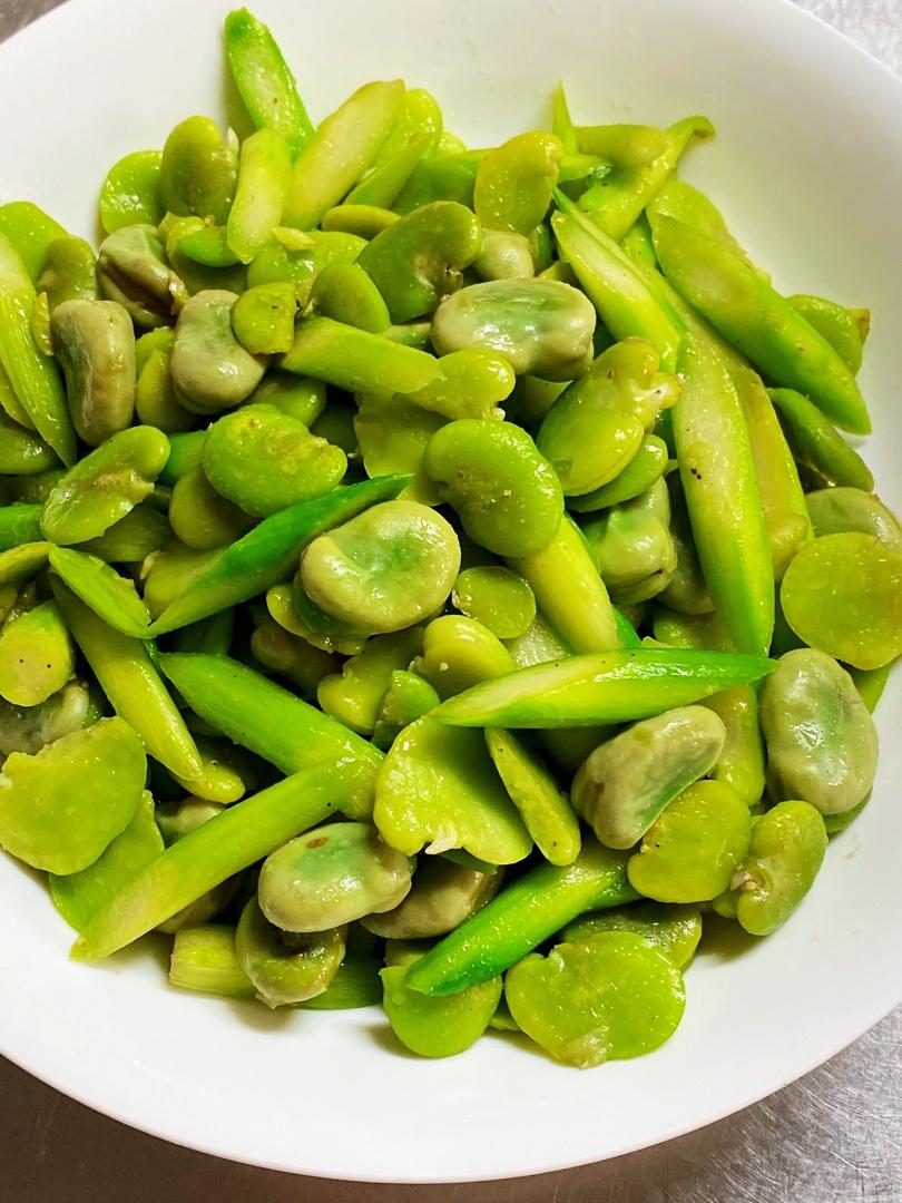水瓶兔21做的葱炒蚕豆