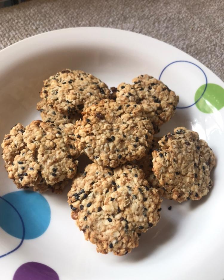 素食:有机燕麦芝麻大饼干