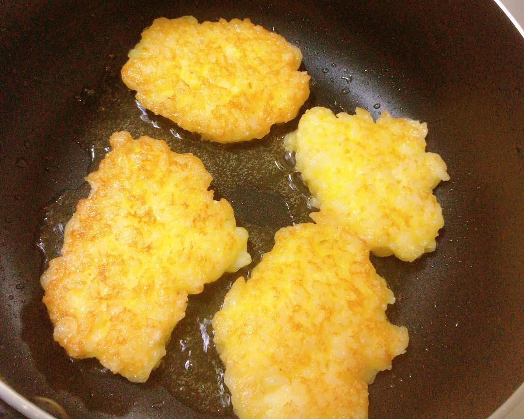 剩米饭变身黄金蛋米饼