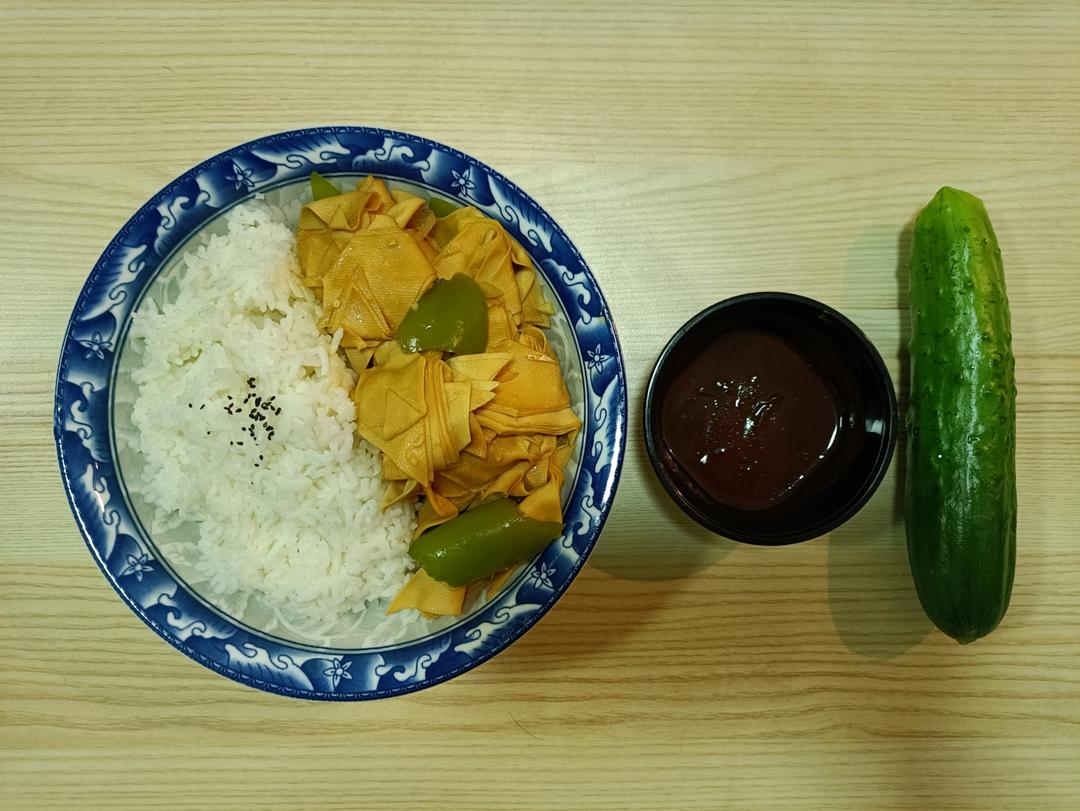 不用厨艺的尖椒干豆腐