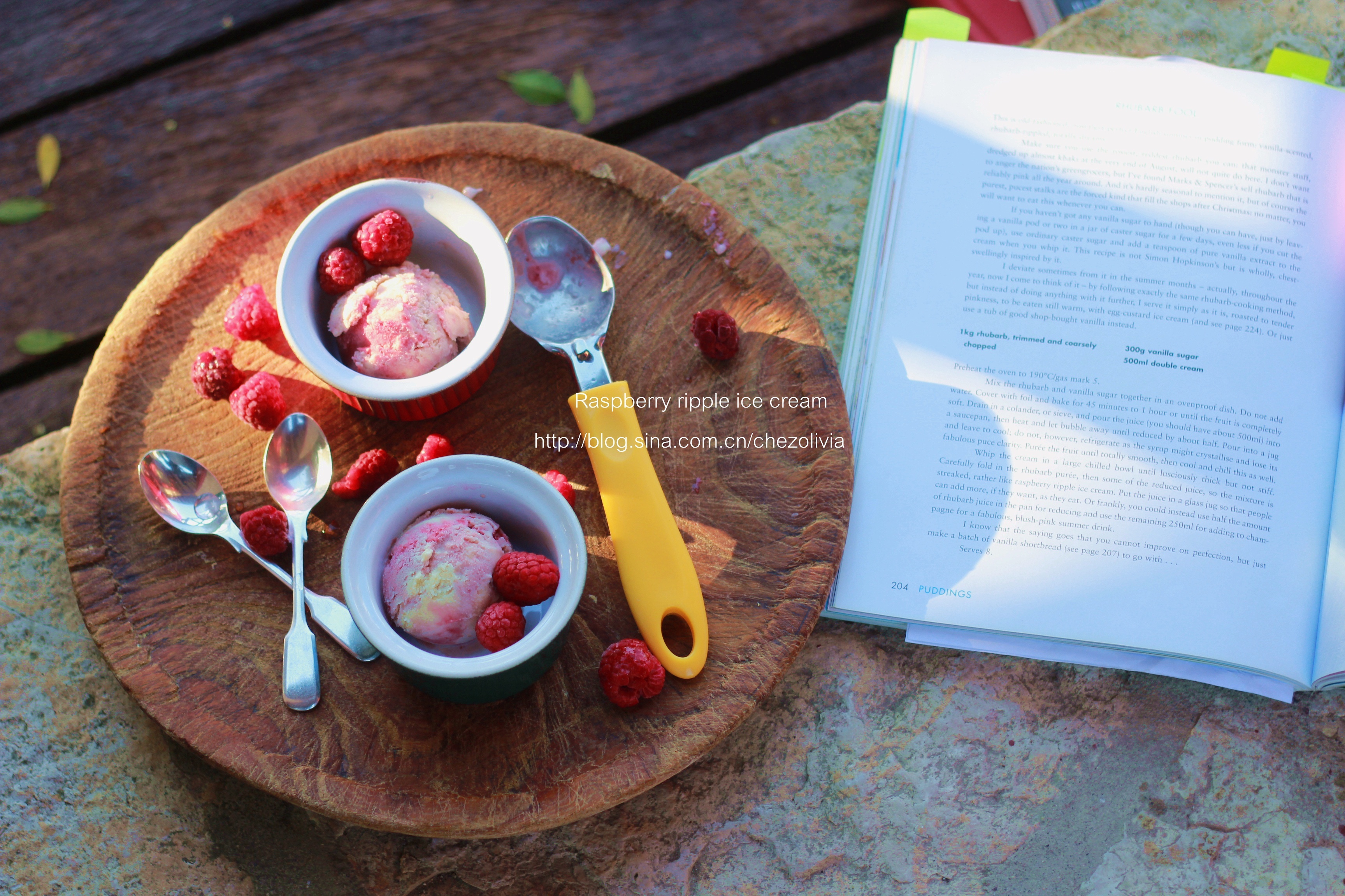 树莓漩涡冰激凌/Raspberry ripple ice cream的做法