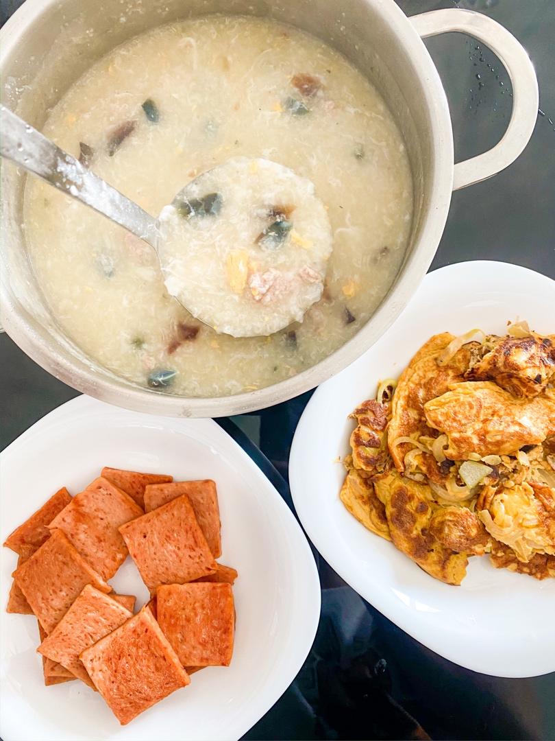 馬來西亞版本花生皮蛋瘦肉粥