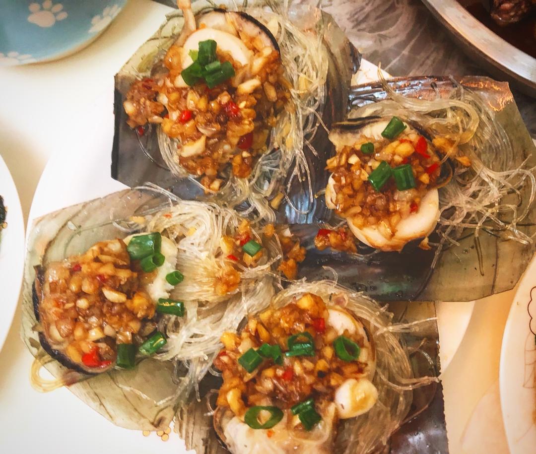 【视频】蒜蓉粉丝蒸扇贝